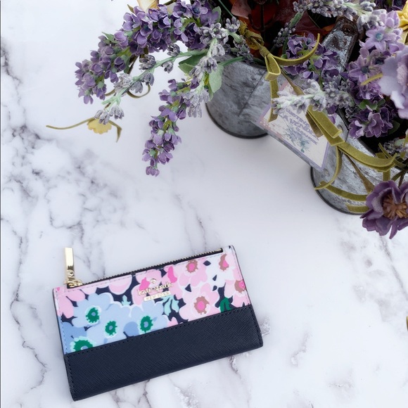 kate spade Handbags - Gaby’sBag👛Kate Spade Small bifold Wallet Floral
